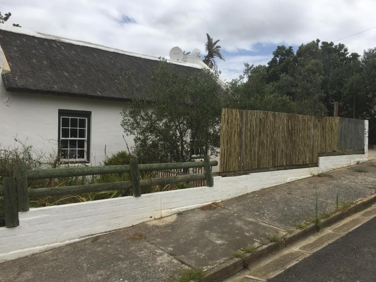 Carneddie Cottage - Main Bredasdorp Exterior photo